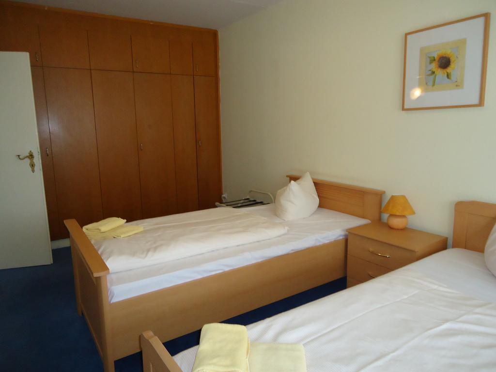 Hotel Kubrat Am Checkpoint Charlie 베를린 객실 사진