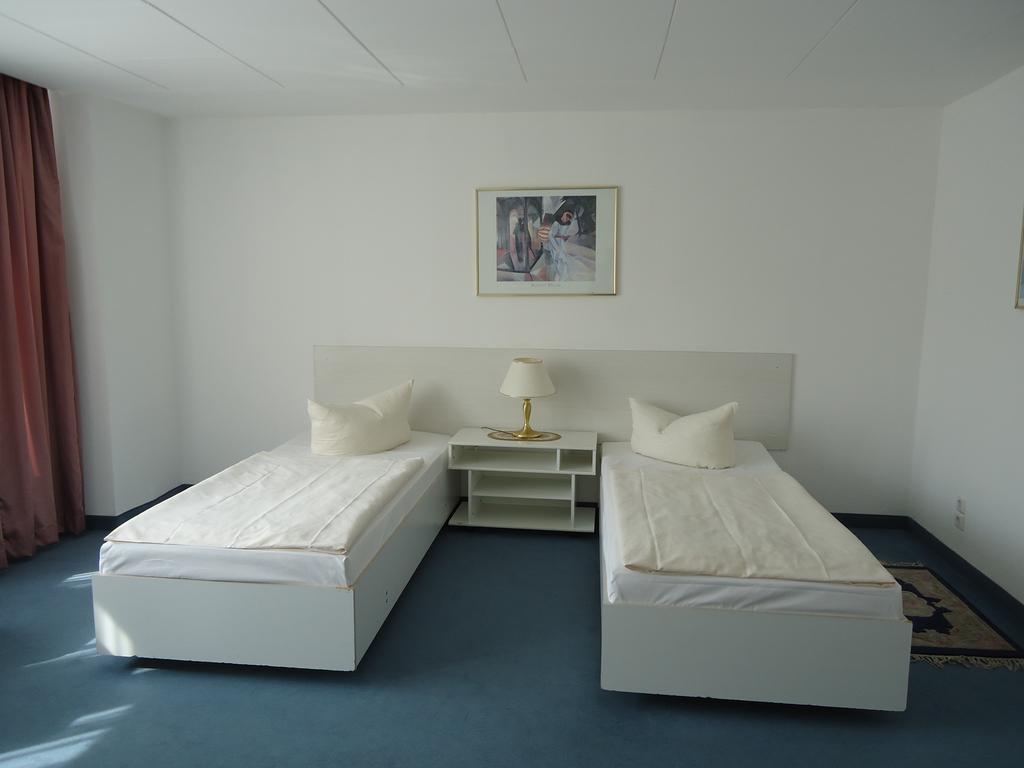 Hotel Kubrat Am Checkpoint Charlie 베를린 객실 사진
