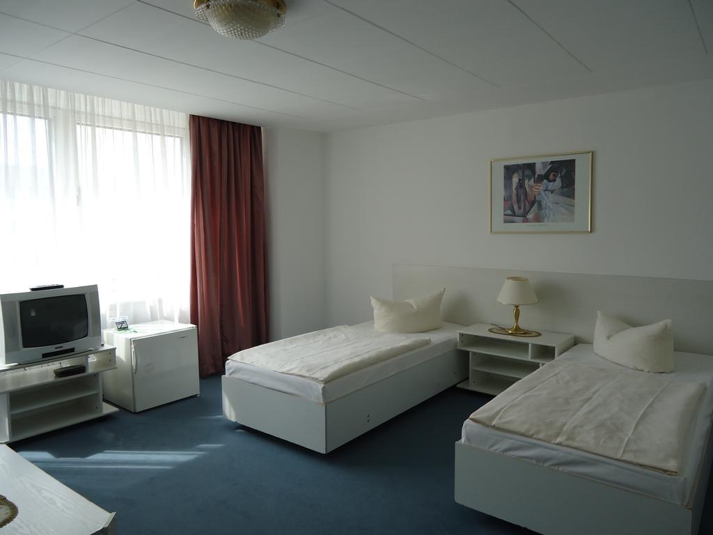 Hotel Kubrat Am Checkpoint Charlie 베를린 객실 사진