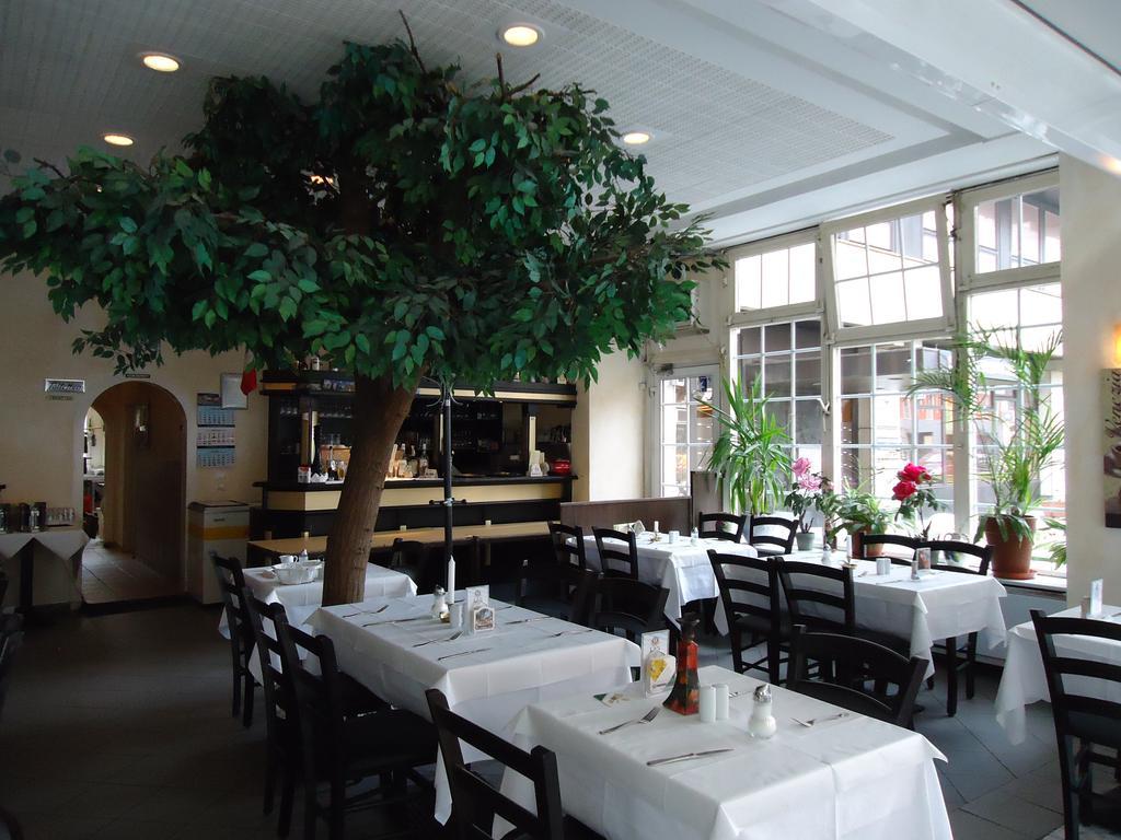 Hotel Kubrat Am Checkpoint Charlie 베를린 외부 사진